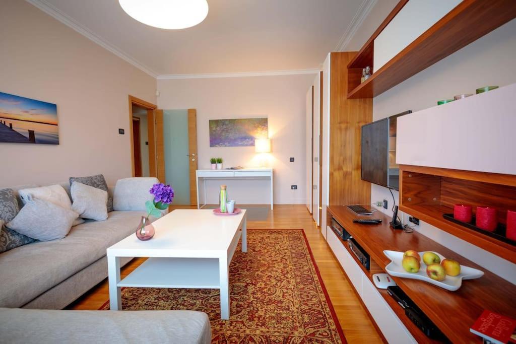 صوفيا Green Apartment - Top Location, Near City Center! المظهر الخارجي الصورة