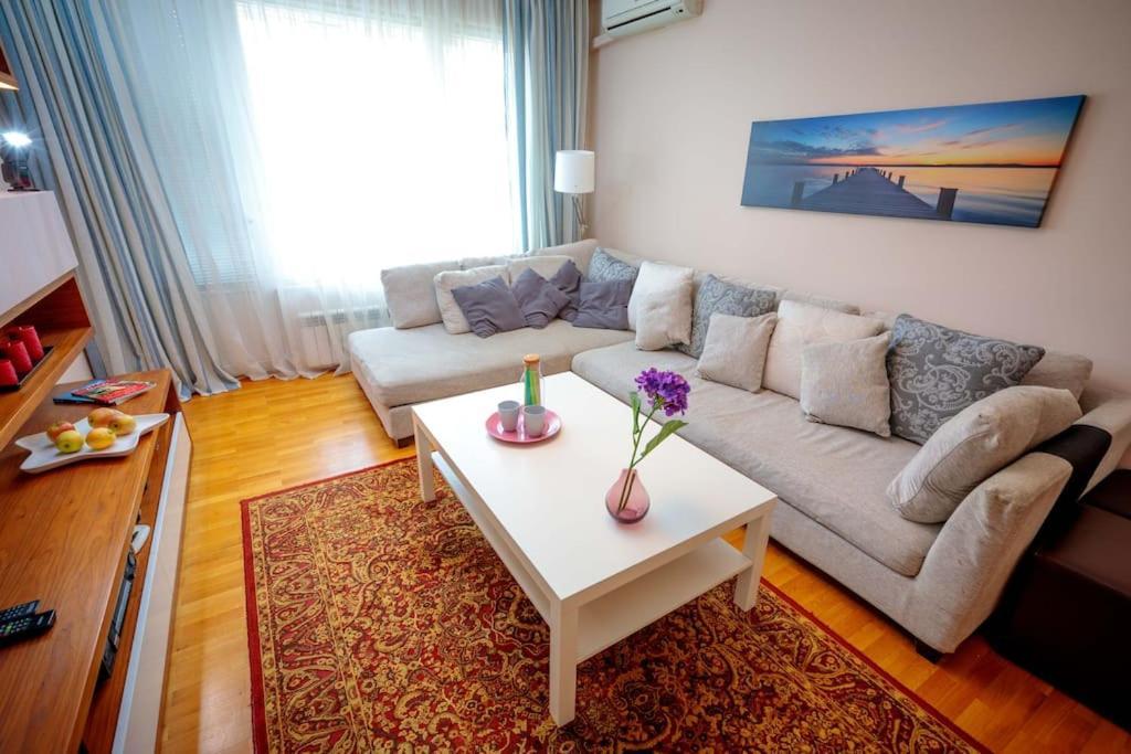 صوفيا Green Apartment - Top Location, Near City Center! المظهر الخارجي الصورة